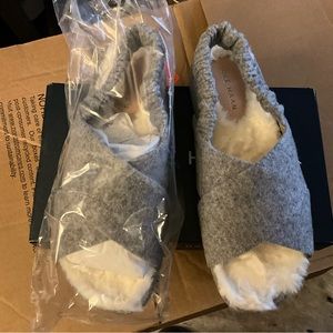 Cole Haan Mojave Grand 350 criss cross open toe wool sandal faux fur lining 8.5